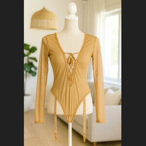 Frederick's of Hollywood Lola Lee Sheer Teddy Bodysuit MEDIUM Lace Up Tan Garter